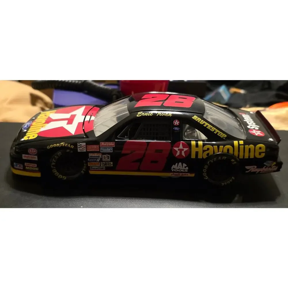 Revell #28 Ernie Irvan Havoline Ford Thunderbird 1:24 Diecast Nascar